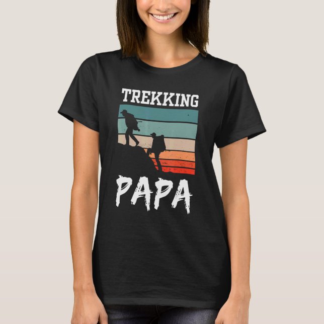 Camiseta Trekking Papa Hikes Caminhando Hiker Hobby Pai Pad (Frente)