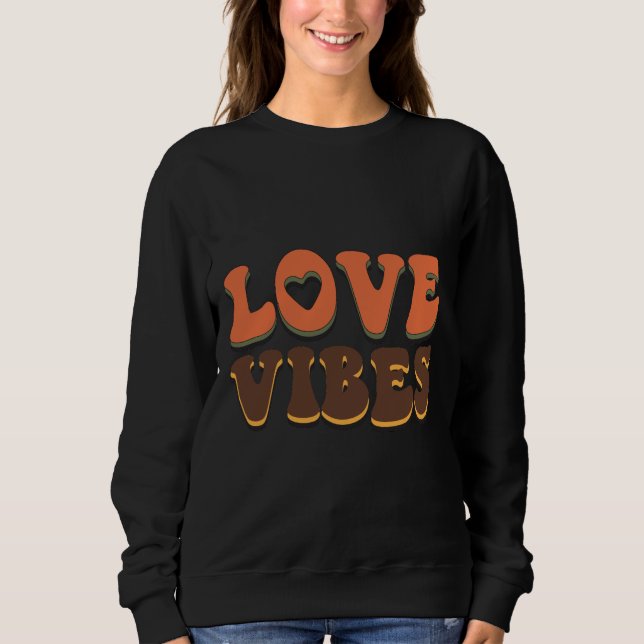 Camiseta Trendy Love Vibes Valentine Gift (Frente)