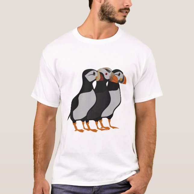 Camiseta Três Adoráveis Puffin de Pé Junto (Frente)