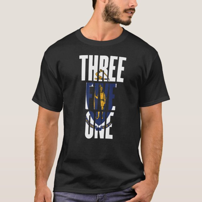 Camiseta Três cinco, um código de área 351 Lowell Massachus (Frente)