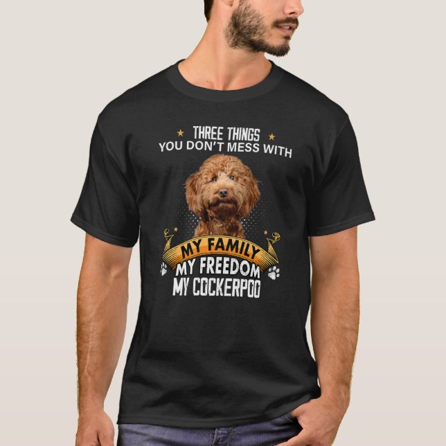 Camiseta Três coisas que você não mama com Cachorro Cockerp (Frente)