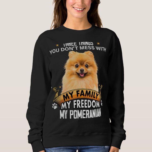 Camiseta Três coisas que você não perde com o cachorro da P (Frente)