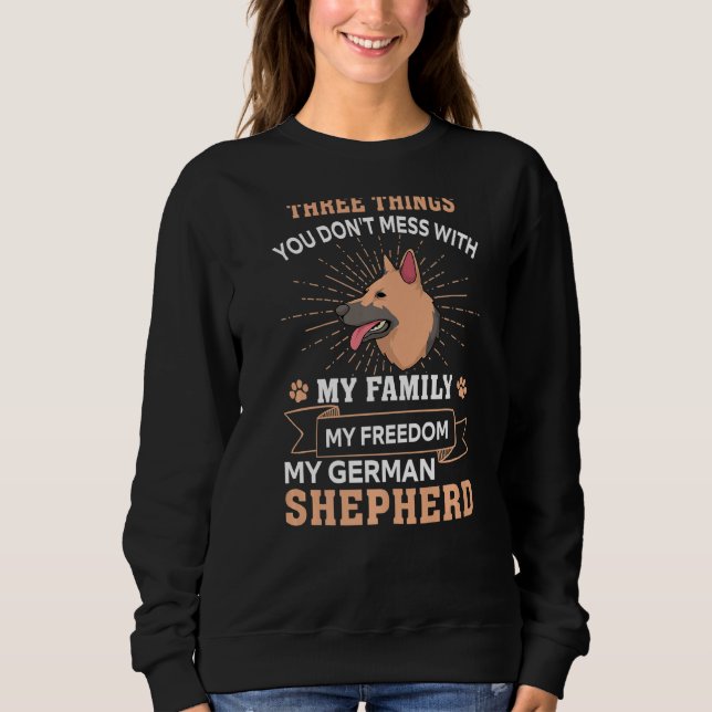 Camiseta Três coisas que você não perde com o German shephe (Frente)