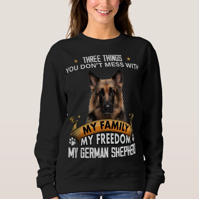 Camiseta Três coisas que você não perde com o German shephe (Frente)