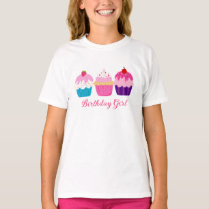 Camiseta Três Cupcakes Coloridos - Menina de Aniversário