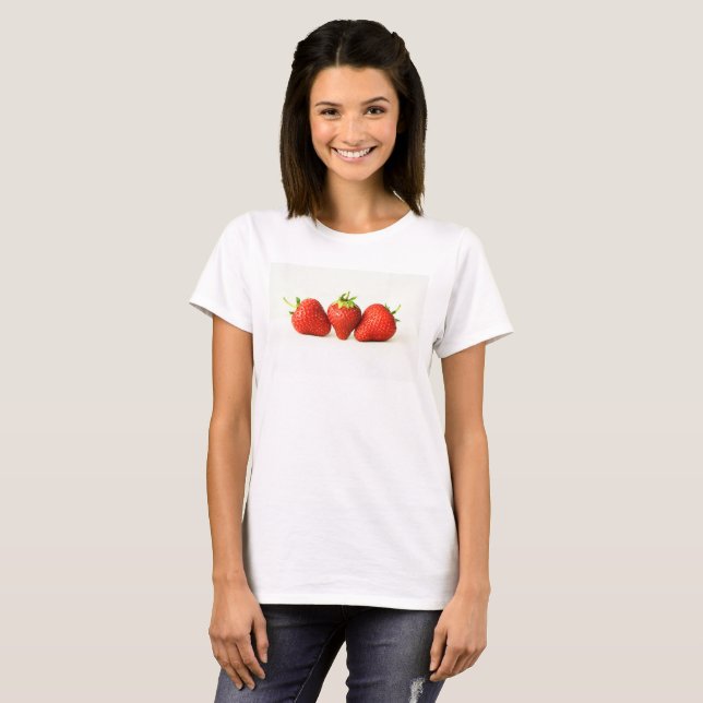 Camiseta Três Morangos Em Queda Branca (Frente Completa)
