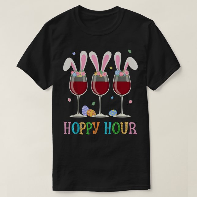 Camiseta Três Óculos de Vinho Páscoa Bebendo Barro (Frente do Design)