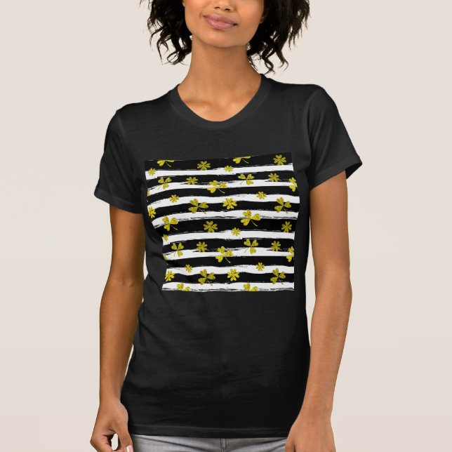 Camiseta trevo branco preto (Frente)