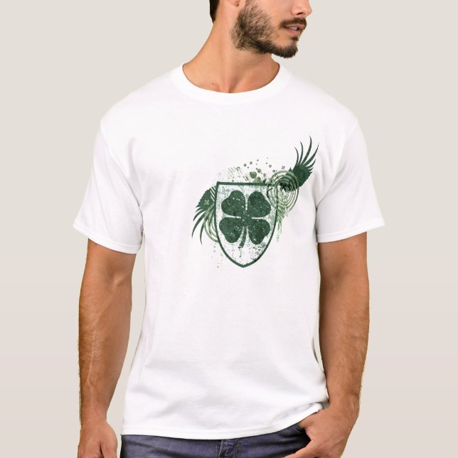 Camiseta trevo de quatro folhas. (Frente)