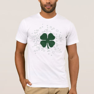 Camiseta trevo de quatro folhas. bolhas.
