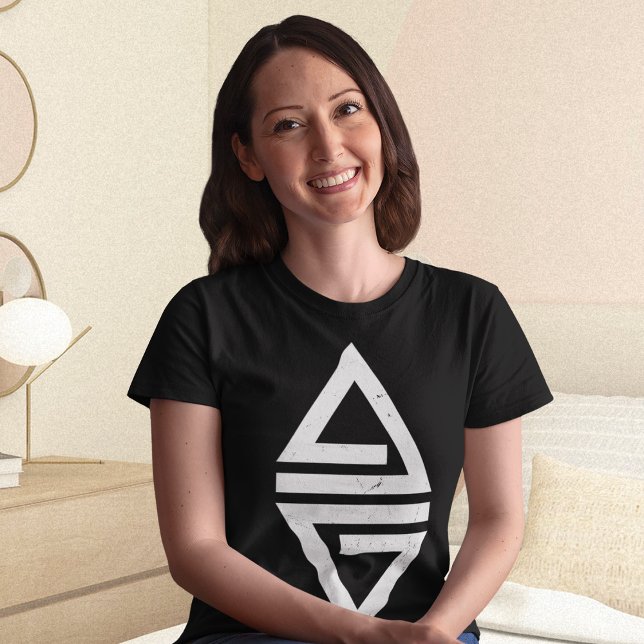 Camiseta Triângulo Minimalista (Criador carregado)
