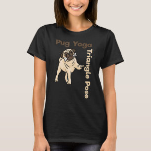 Camiseta Triângulo Pose Pug Yoga Dog por DOTC