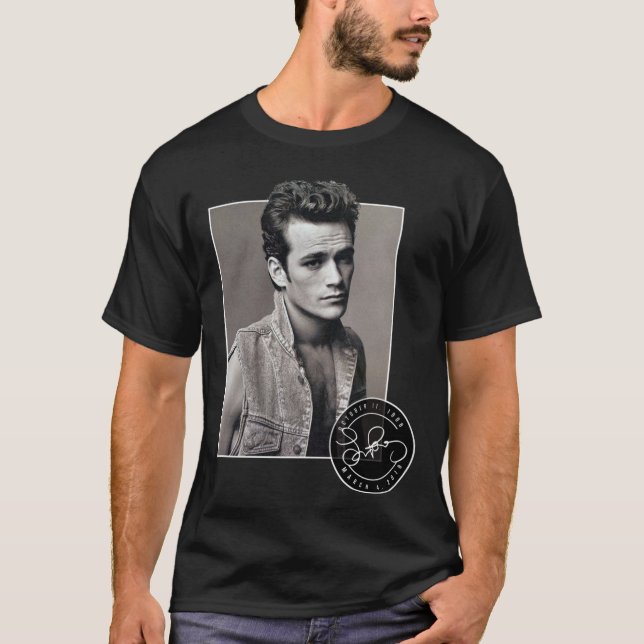 Camiseta TRIBUTE RIP DE PERRY LUKE essencial  (Frente)