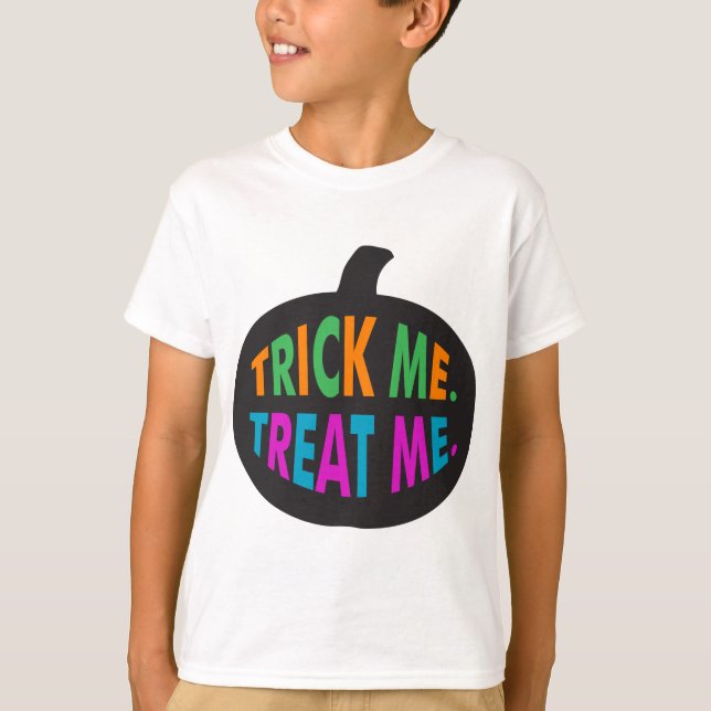 Camiseta Trick Me Tratar Com Várias Cores (Frente)