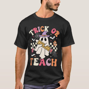 Camiseta Trick Or Teach Groovy Professor Halloween Retro Fl