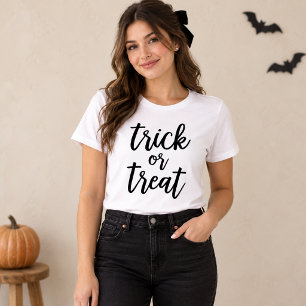 Camiseta Trick or Treat Preto Script Moderno Halloween