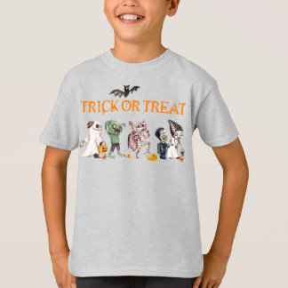 Camiseta Trick ou Tratando Monstros em Desfile