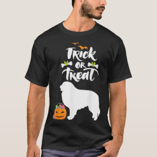 Camiseta Trick Ou Tratar Pirenéus De Excelente Cachorro Hal