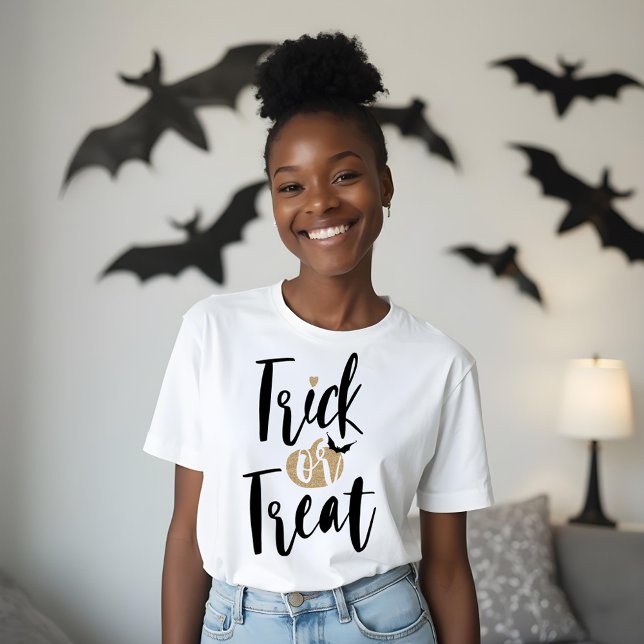 Camiseta Trick Ou Tratar Pumpkin De Script De Pincel Tipogr (Trick Or Treat Typographic Brush Script Pumpkin Tri-Blend Shirt)