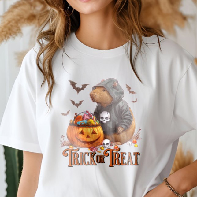Camiseta Trick ou Treine Capybara Halloween Engraçado (Criador carregado)