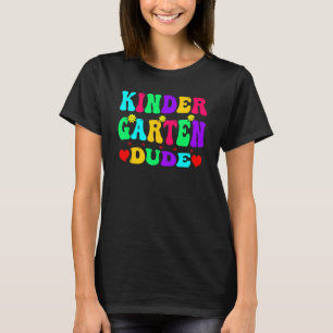 Camiseta Tripulação da Equipe Kinder no Jardim do Infância