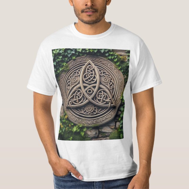 Camiseta Trisquel Celta: Símbolo de Eternidad (Frente)
