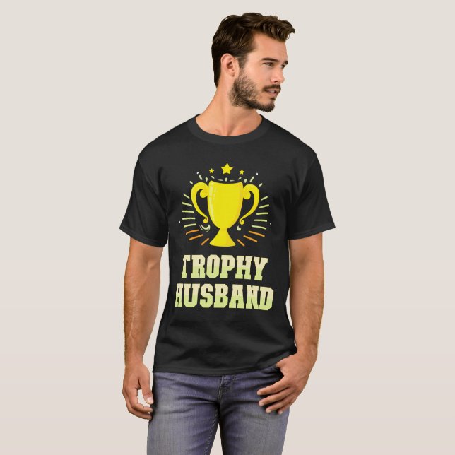 Camiseta Trophy Husband (Frente Completa)
