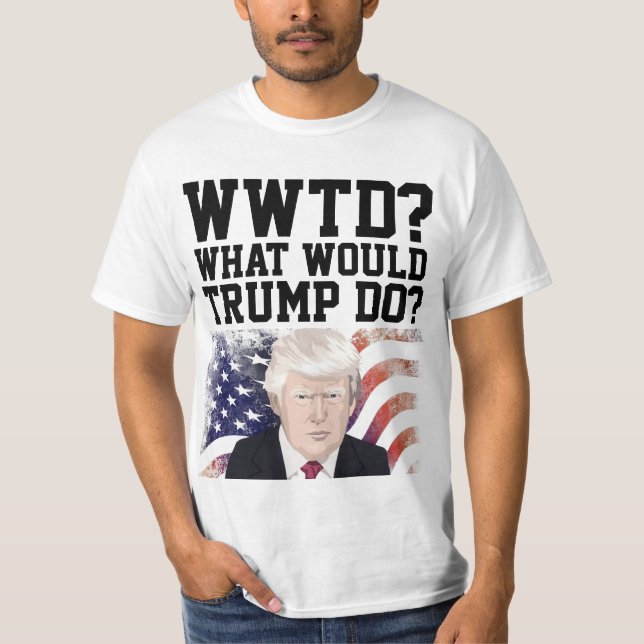 CAMISETA TRUMP 20204 ENGRAÇA O QUE A TRUMP FARIA? (Frente)