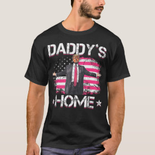 Camiseta Trump 2024 Daddys Home Funny Trump Pink