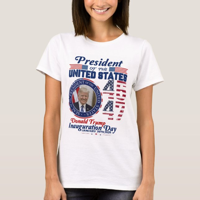 Camiseta Trump 2024 Presidente 45 e 47, bandeira americana  (Frente)