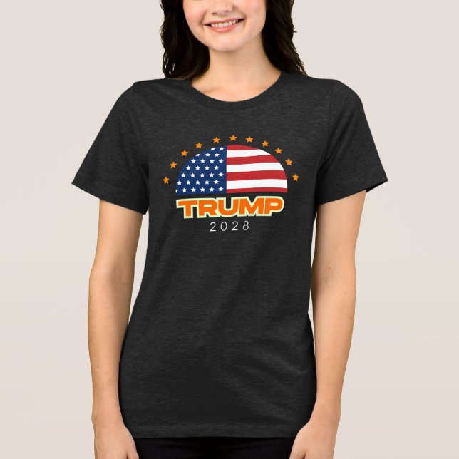 Camiseta Trump 2028 American Flag Bold (Frente)