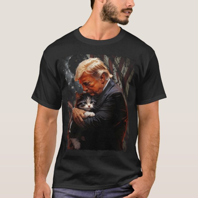 Camiseta Trump Hugging An Orange Cat 2024 Make Cats Safe Ag (Frente)