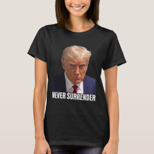Camiseta Trump Mugshot Nunca Entregue Homens