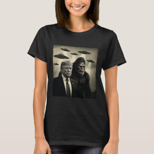Camiseta Trump Pé Grande Ufo Encontro Alienígena Conspiraçã