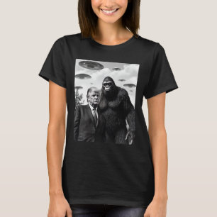 Camiseta Trump Pé Grande Ufo Encontro Alienígena Extraterre