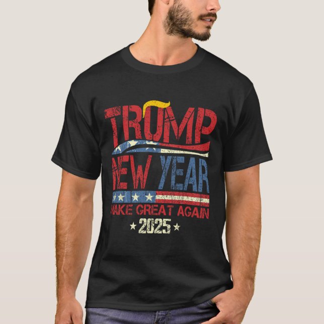 Camiseta Trump Torna Excelente De Ano Novo Novamente Felize (Frente)