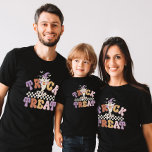 Camiseta Truque de Cuta Fantasma Personalizado ou Tratar Ha<br><div class="desc">Entre no espírito do Dia das Bruxas com o nosso Truque do Fantasma do Halloween ou a Camisa de Tratamento! Esta camiseta assustadora apresenta uma adorável design fantasma e pode ser personalizada com o seu nome. Perfeito para crianças e adultos, é uma maneira divertida e festiva de celebrar a temporada....</div>