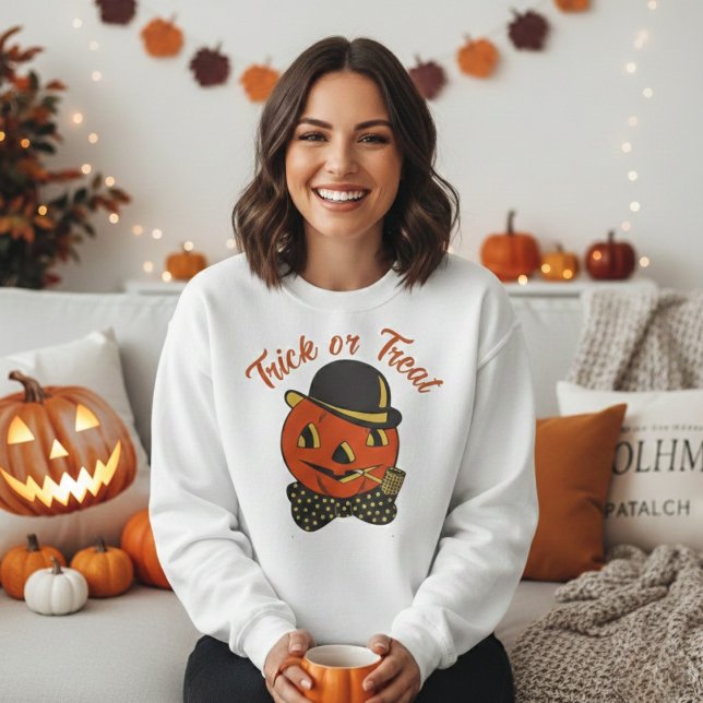 Camiseta Truque ou Cara de Abóbora em Fôlego ou Tendência (Cute and Trendy Vintage Trick or Treat Pumpkin Guy Sweatshirt)