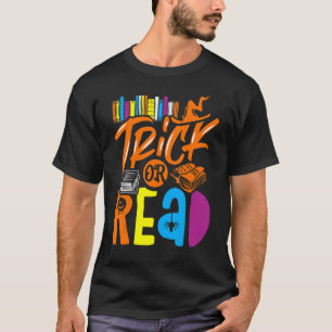 Camiseta Truque Ou Leitura De Figuras De Halloween Da Bibli