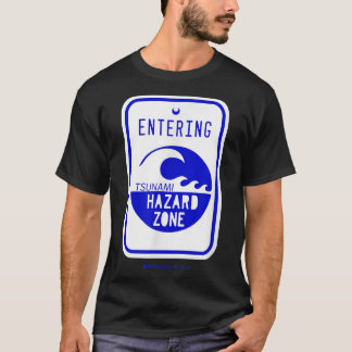 Camiseta Tsunami hazard zone road sign funny beach and shor