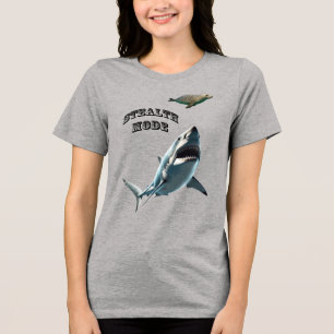 Camiseta Tubarão Branco Caçando uma Foca Submersa URM
