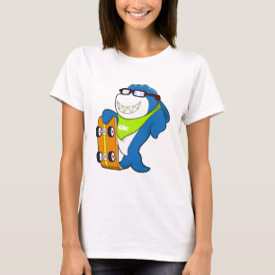 Camiseta Tubarão como skater com skate