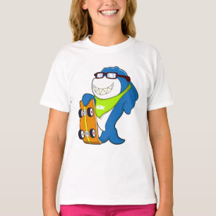 Camiseta Tubarão como skater com skate