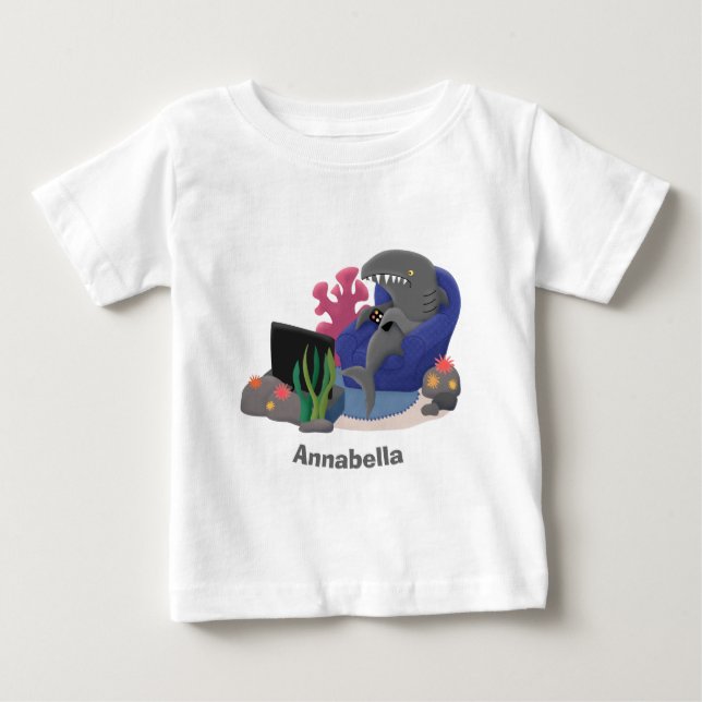 Camiseta Tubarão engraçado assistindo desenhos animados na  (Frente)