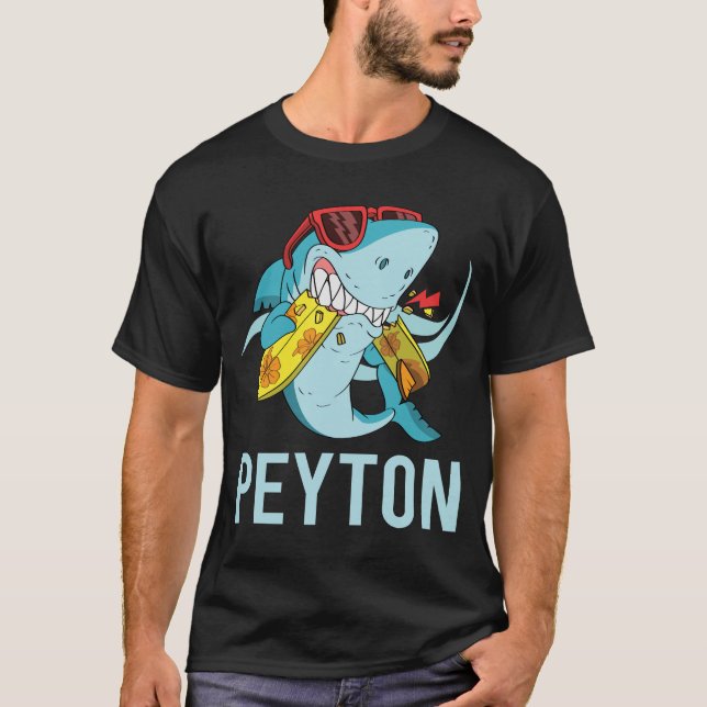 Camiseta Tubarão Engraçado - Nome Peyton (Frente)
