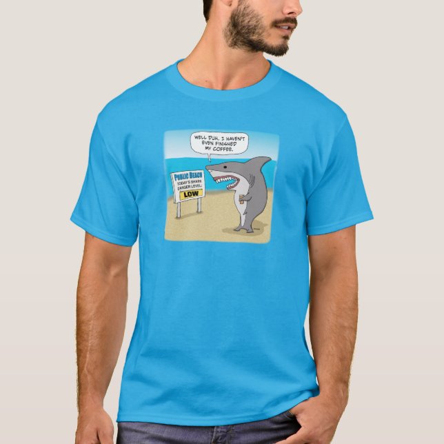 Camiseta Tubarão Engraçado Precisa De Café Antes Do Trabalh (Frente)