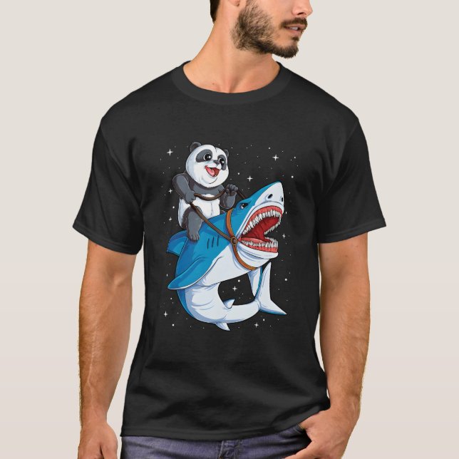 Camiseta Tubarão Espacial de Galáxia Panda Jawsome (Frente)
