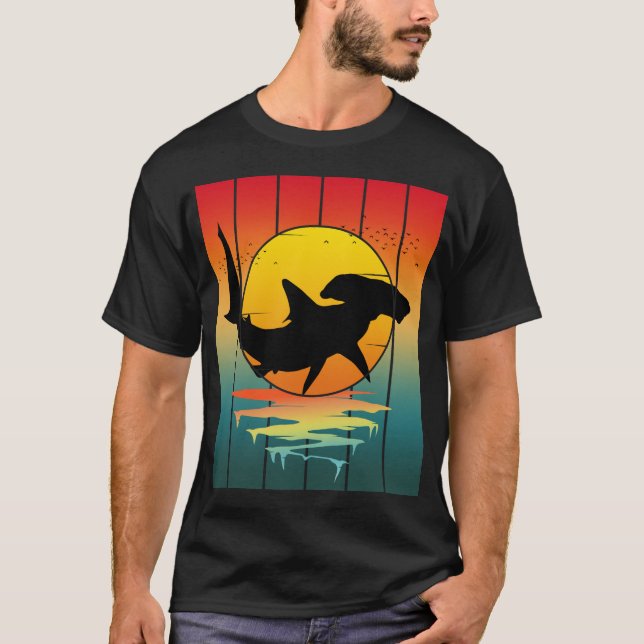 Camiseta Tubarão Martelo Vintage Pôr do Sol  (Frente)
