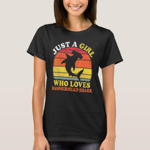 Camiseta Tubarão Peixe Vintage Só Uma Garota Que Ama Hammer