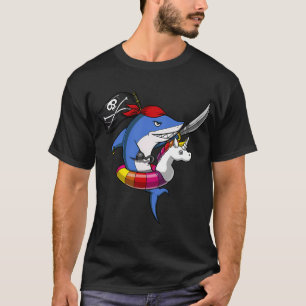 Camiseta Tubarão Pirata Montando Flutuador de Unicórnio